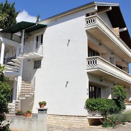 One Bedroom Апартаменты Сукошан